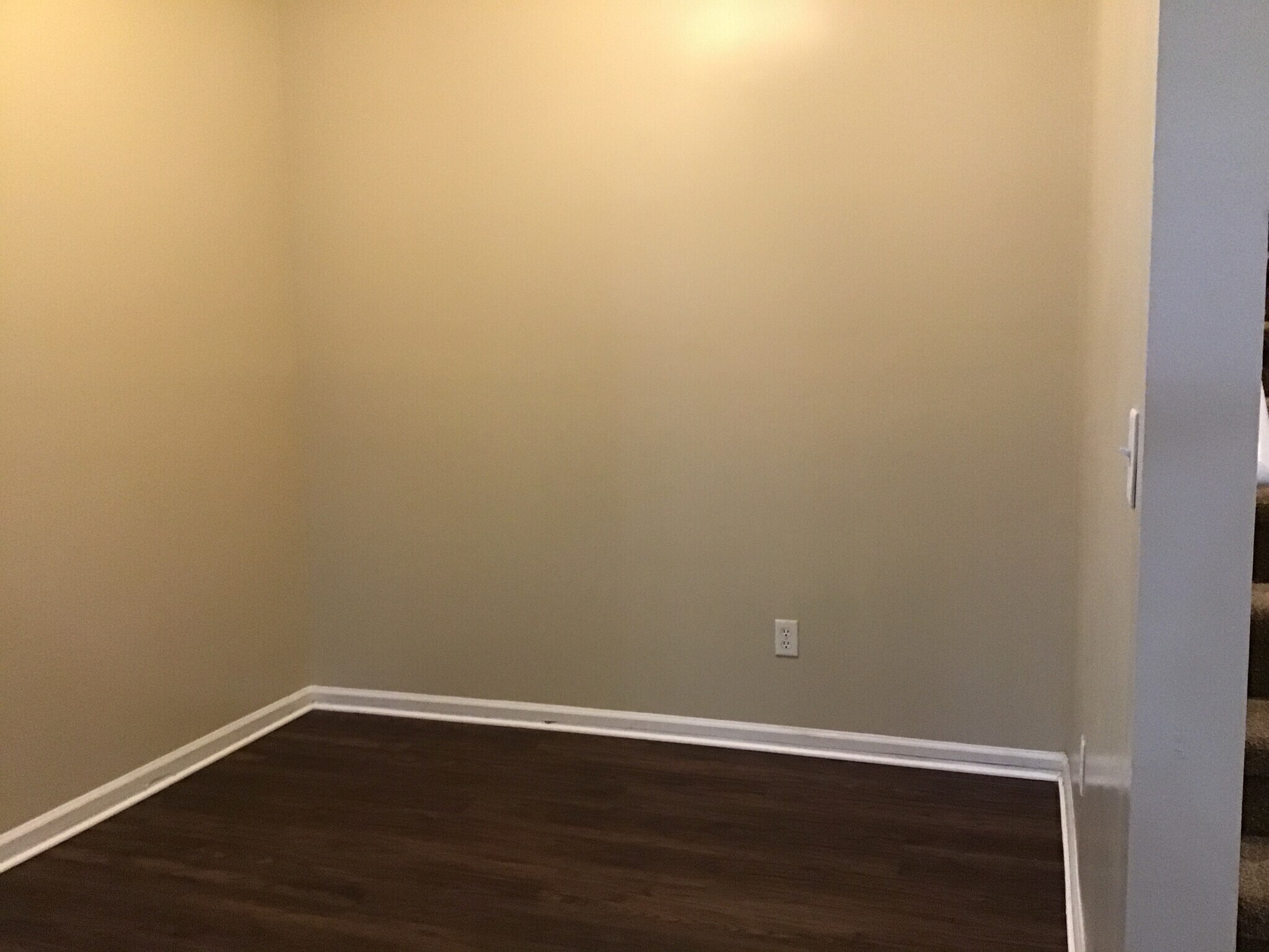 Building Photo - 2469 Royal Pointe Dr