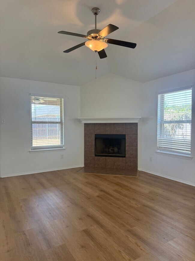 Building Photo - 4212 Agate Dr
