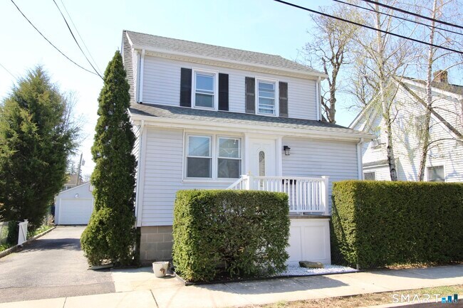 Building Photo - 25 Center Terrace