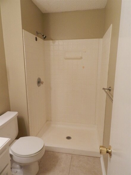 Building Photo - 2388 Parrot Ln