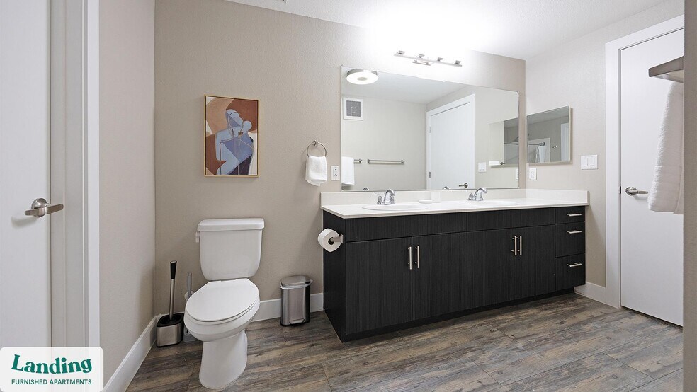 Building Photo - 1000 S Broadway