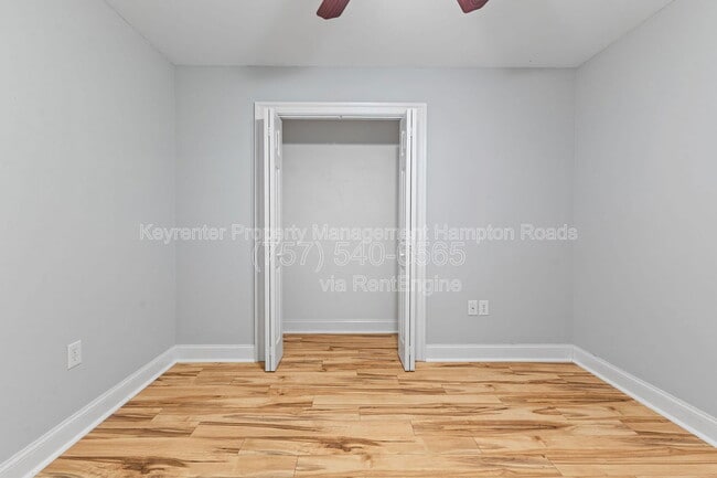 Building Photo - 9515 15th Bay St