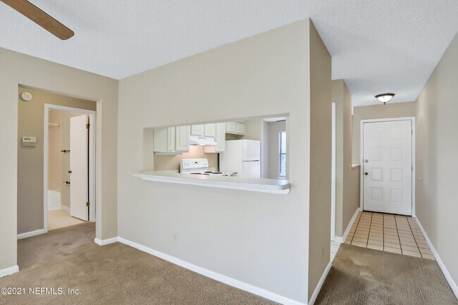 Building Photo - 5615 San Juan Ave