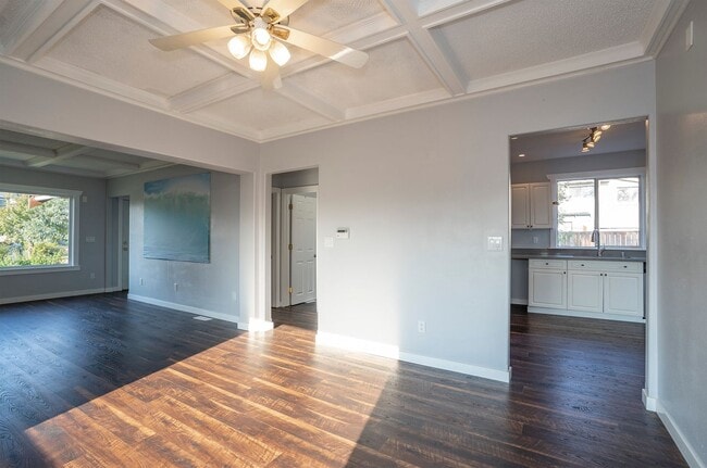 Building Photo - North End Tacoma Three Bed Craftsman