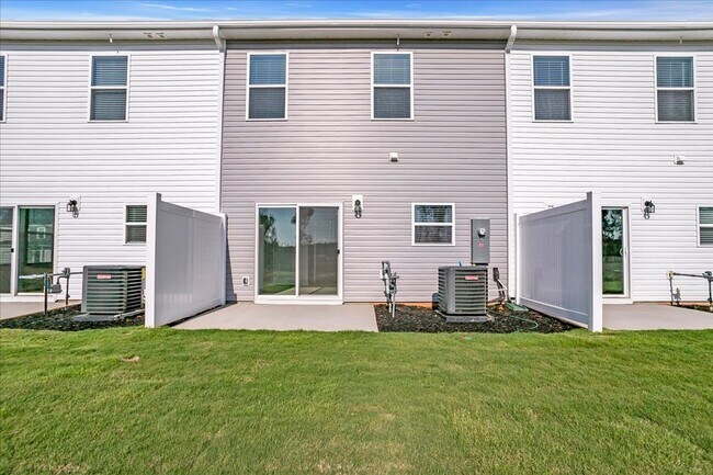 Building Photo - AVAILABLE NOW! Brand New 3-Bedroom Townhou...