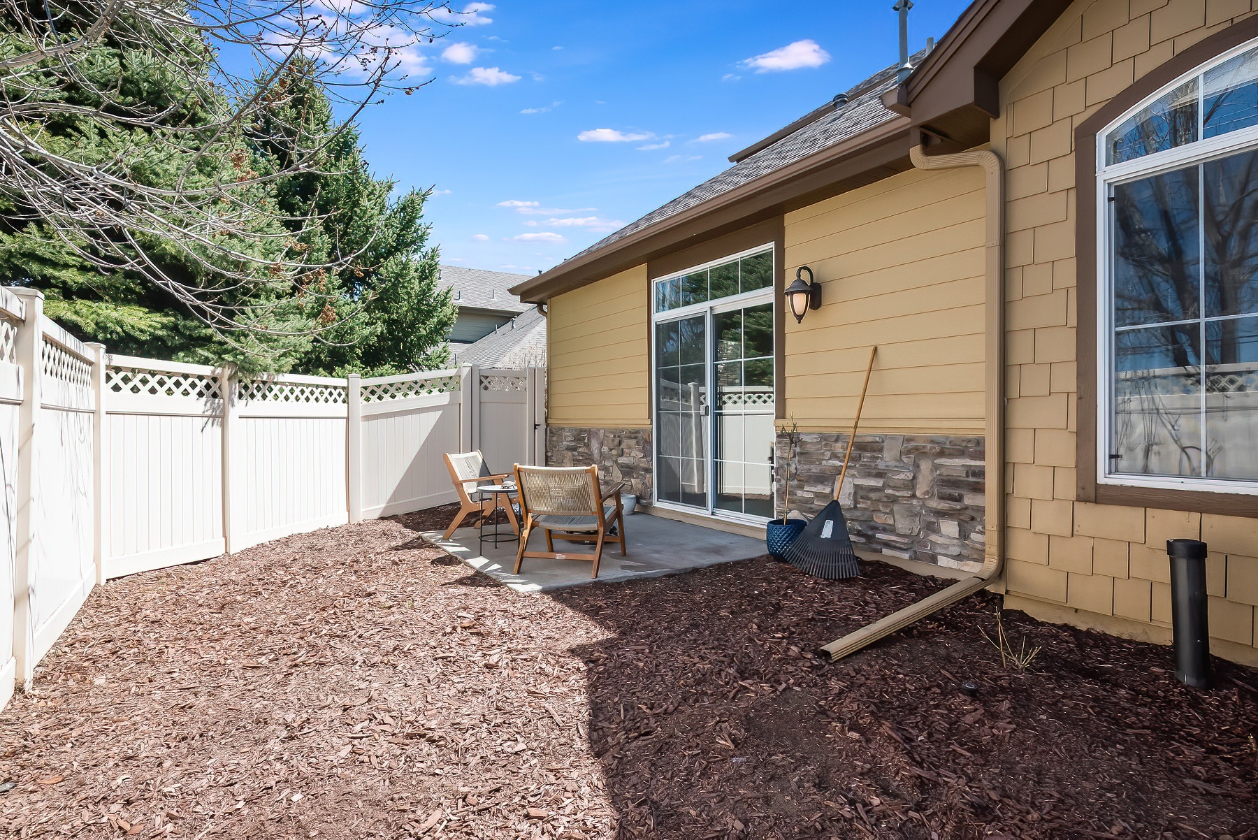 Building Photo - 9940 W Jewell Ave