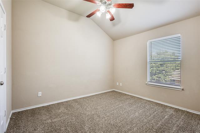 Building Photo - 2033 Meadow View Dr