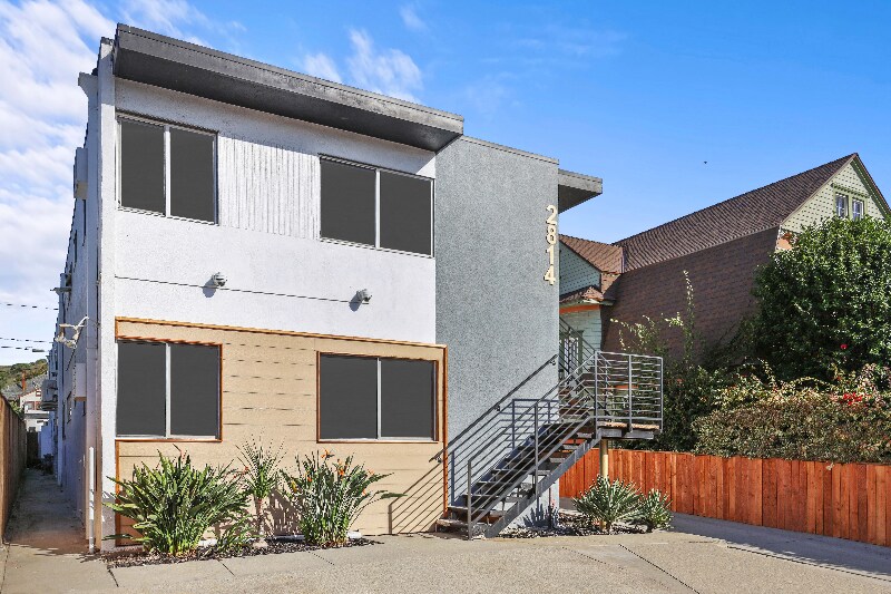 Building Photo - 2814 Sichel St