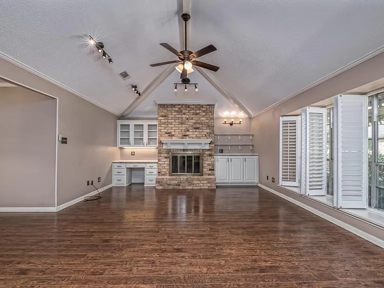 wood burning fire place - 3708 Windmill Hill St