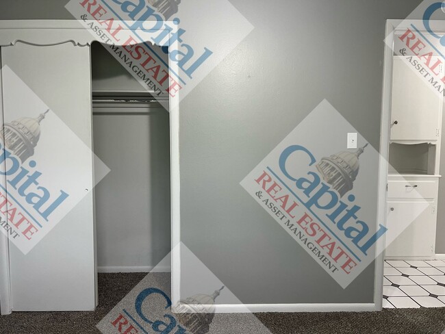 Building Photo - Del City 3 Bedroom