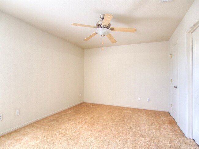 Building Photo - 419 Brittney Way