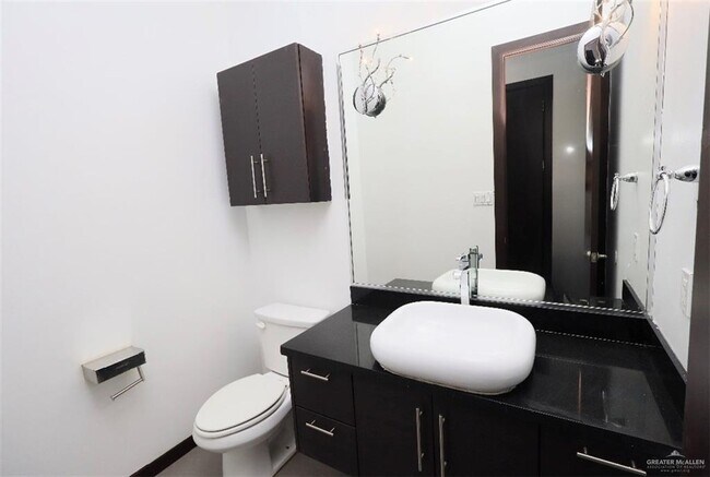 Building Photo - 28 Grovewood Ave