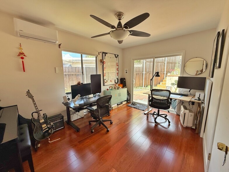Building Photo - 1231 Montecito Dr