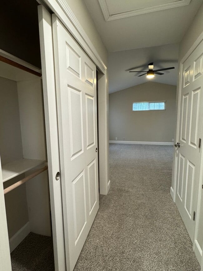 Building Photo - Available NOW - Stunning 3 Bed, 3 Bath Home in North Chico