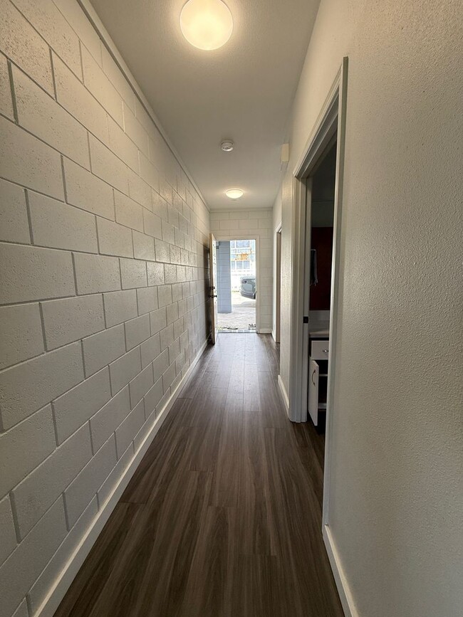 Building Photo - 1 bedroom 1 bath beachside retreat!