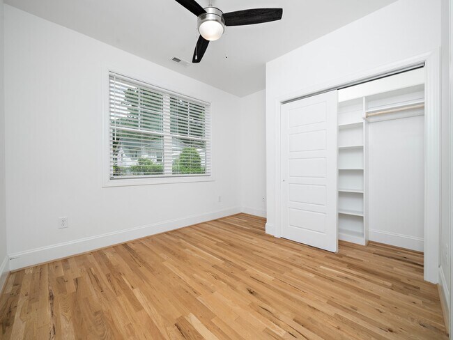 Building Photo - 3807 1/2 Marcom St