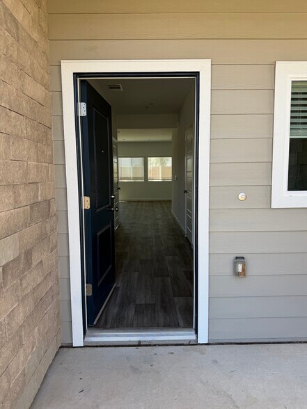 Building Photo - 1628 Atlantica Dr S