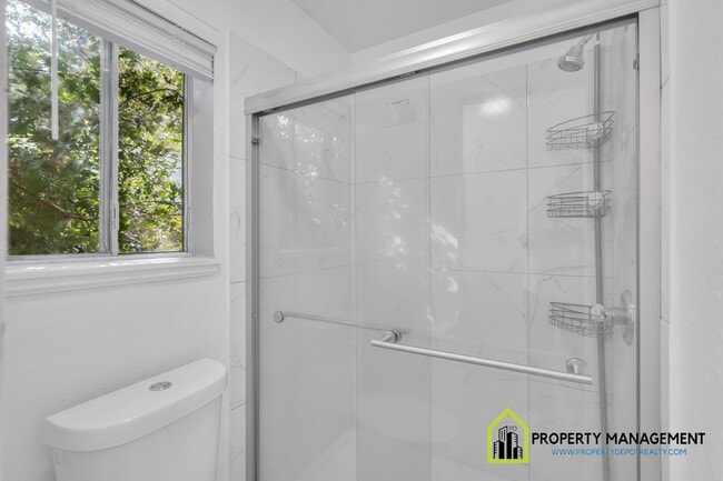 Building Photo - Remodeled 4-Bedroom w/  Large Backyard-AF