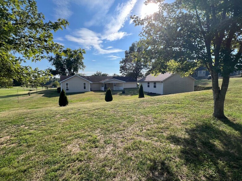 Building Photo - 398 Shady Brook Dr