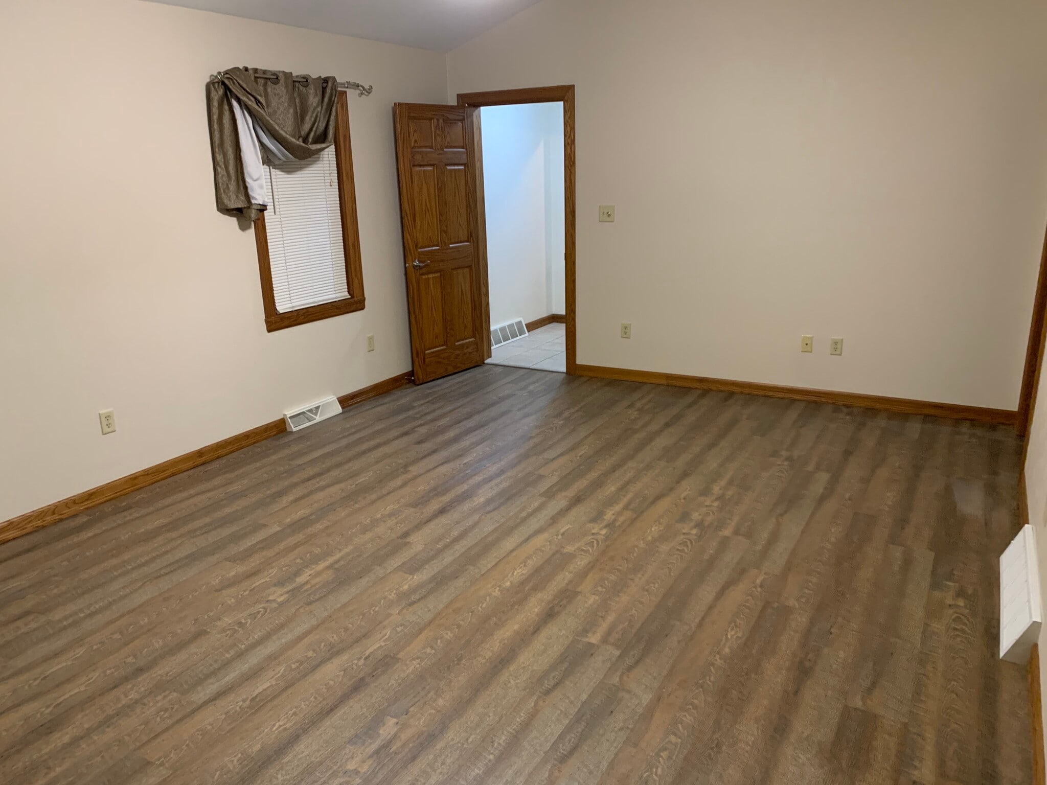 Master bedroom - N2092 Schacht Rd
