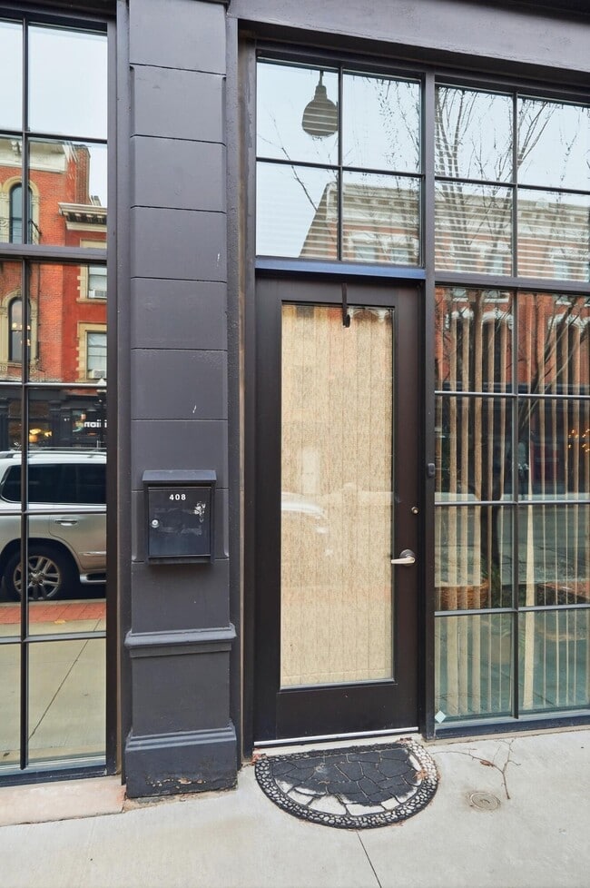 Building Photo - 408 Scott St