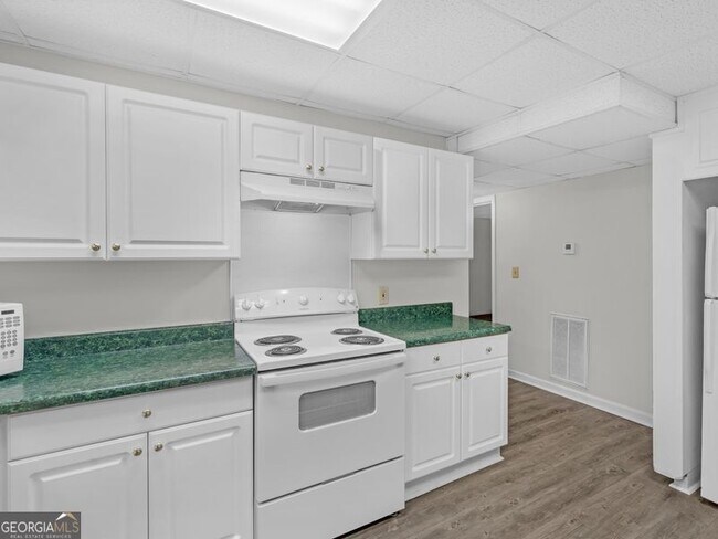 Building Photo - 63 Sentry Oak Ct