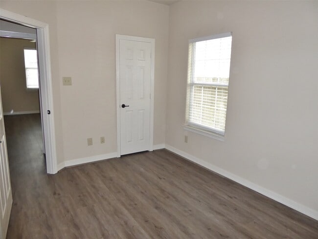 Building Photo - 10225 Wood Fern Ct