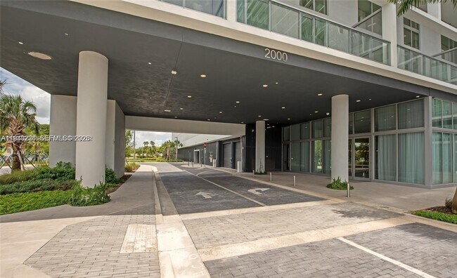 Building Photo - 2000 Metropica Wy