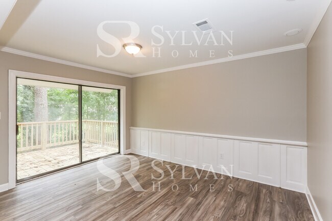 Building Photo - Discover Spacious Comfort & Fun