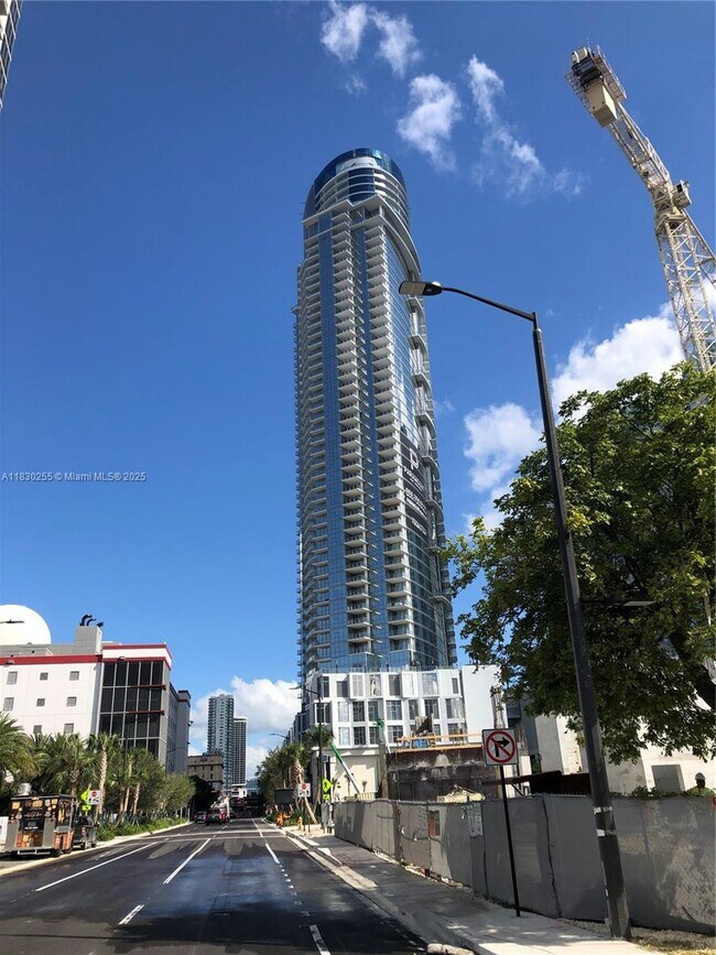 Building Photo - 851 NE 1st Ave