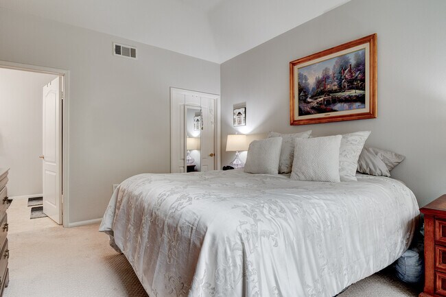 Building Photo - 14 Celano Ct