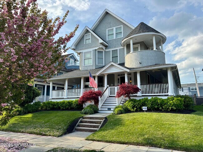 Building Photo - 118 Sylvania Ave