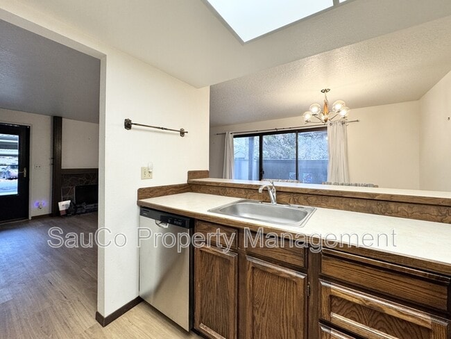 Building Photo - 63 Galen St