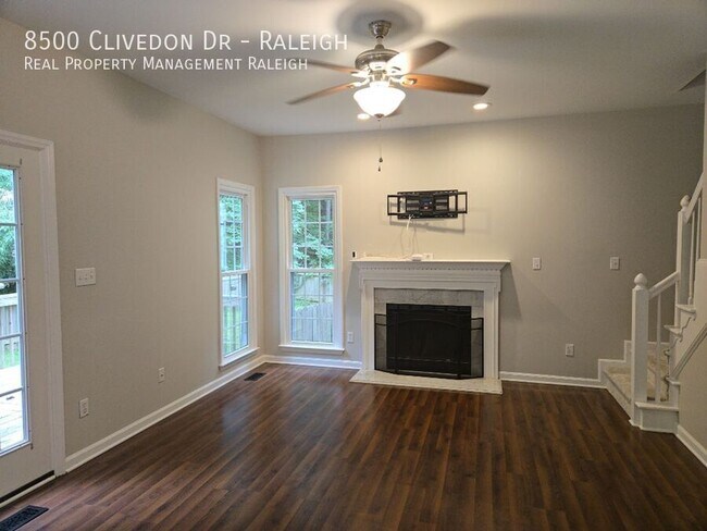 Building Photo - 8500 Clivedon Dr