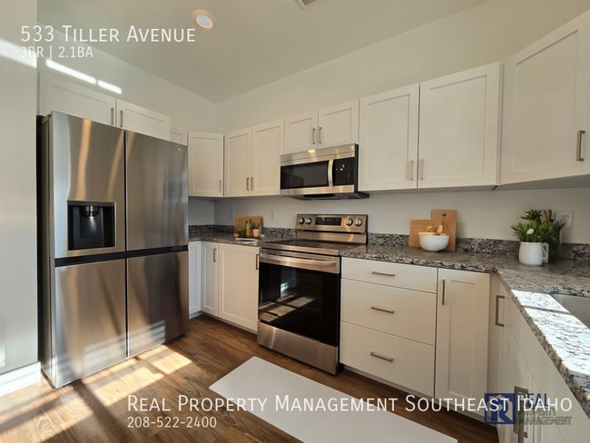 Building Photo - 533 Tiller Ave