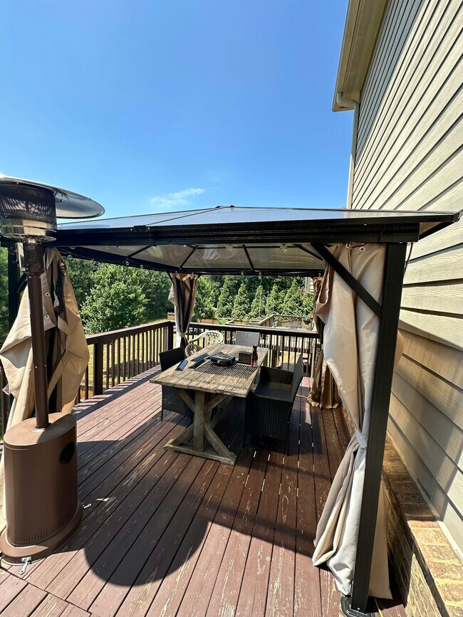Building Photo - 4175 Keheley Rd NE