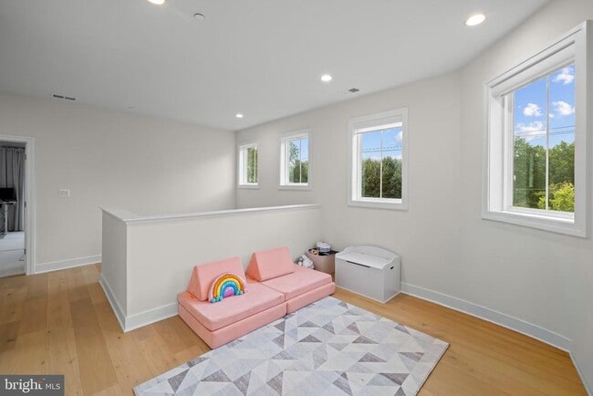 Building Photo - 9501 Wildoak Dr