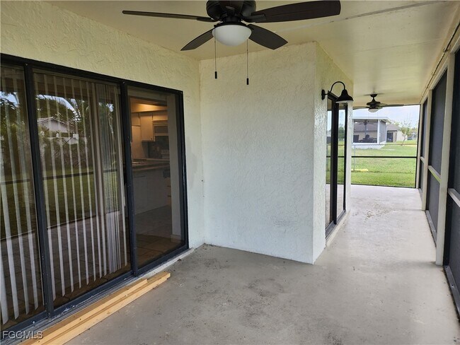 Building Photo - 612 SW 8th Ct