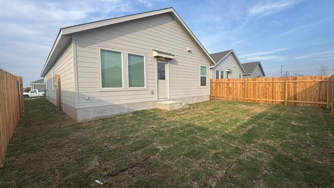 Building Photo - 208 Skyfire St