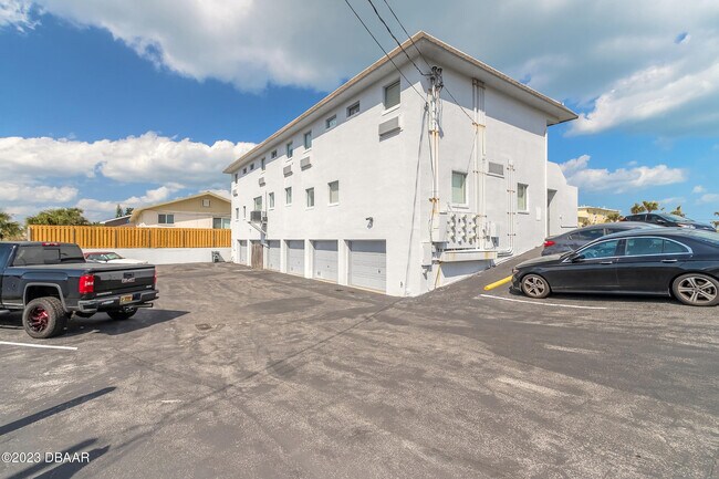 Building Photo - 3624 S Atlantic Ave