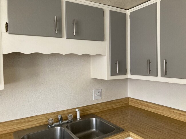 Building Photo - 5560 Bowden Loop