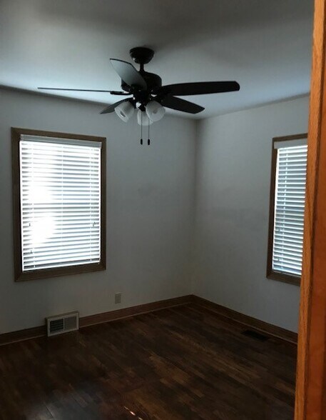 Building Photo - 1708 W Bethel Ave