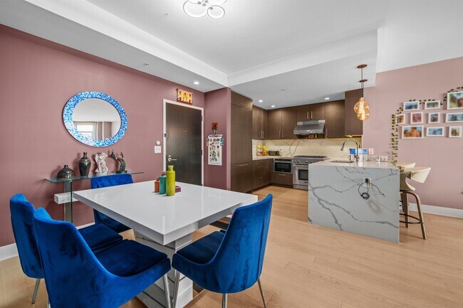 Building Photo - 1400 Hudson St