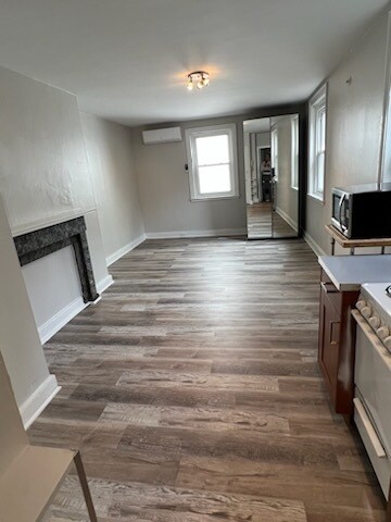 Building Photo - 1227 Spruce St