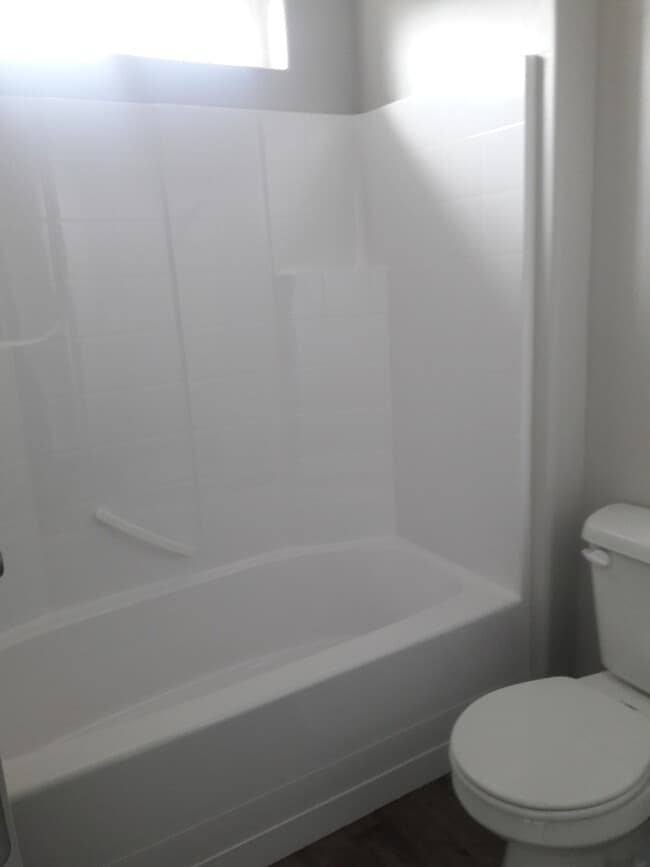 Building Photo - Move-In Discount --3 bed 2.5 bath - Newer townhome in the heart of Cedar City