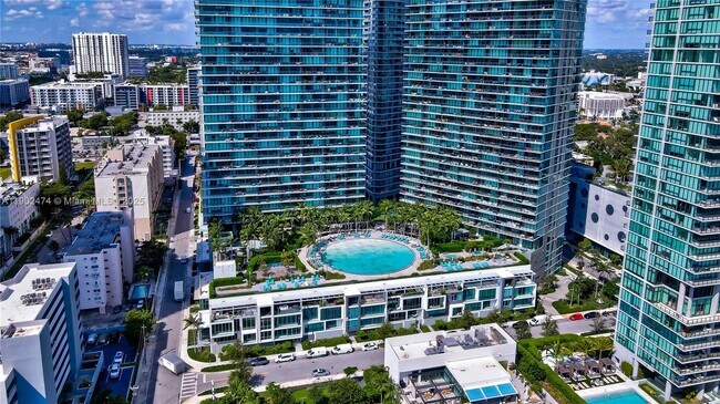 Building Photo - 480 NE 31st St