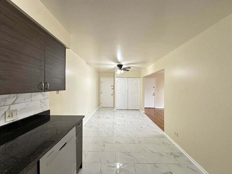 Building Photo - 630 Lincoln Ave