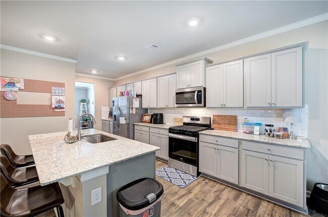 Building Photo - 286 Belmont Dr