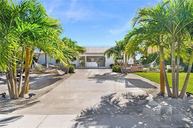 Building Photo - 1425 SW Egret Way