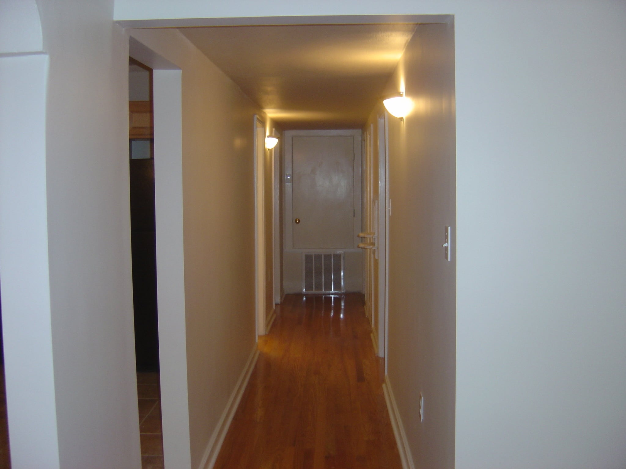 Building Photo - 3316 Robert St